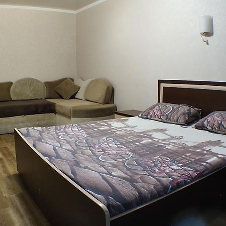 Апартаменты В Центре Металлургов 27 Kr Apartments 克里沃罗格 外观 照片
