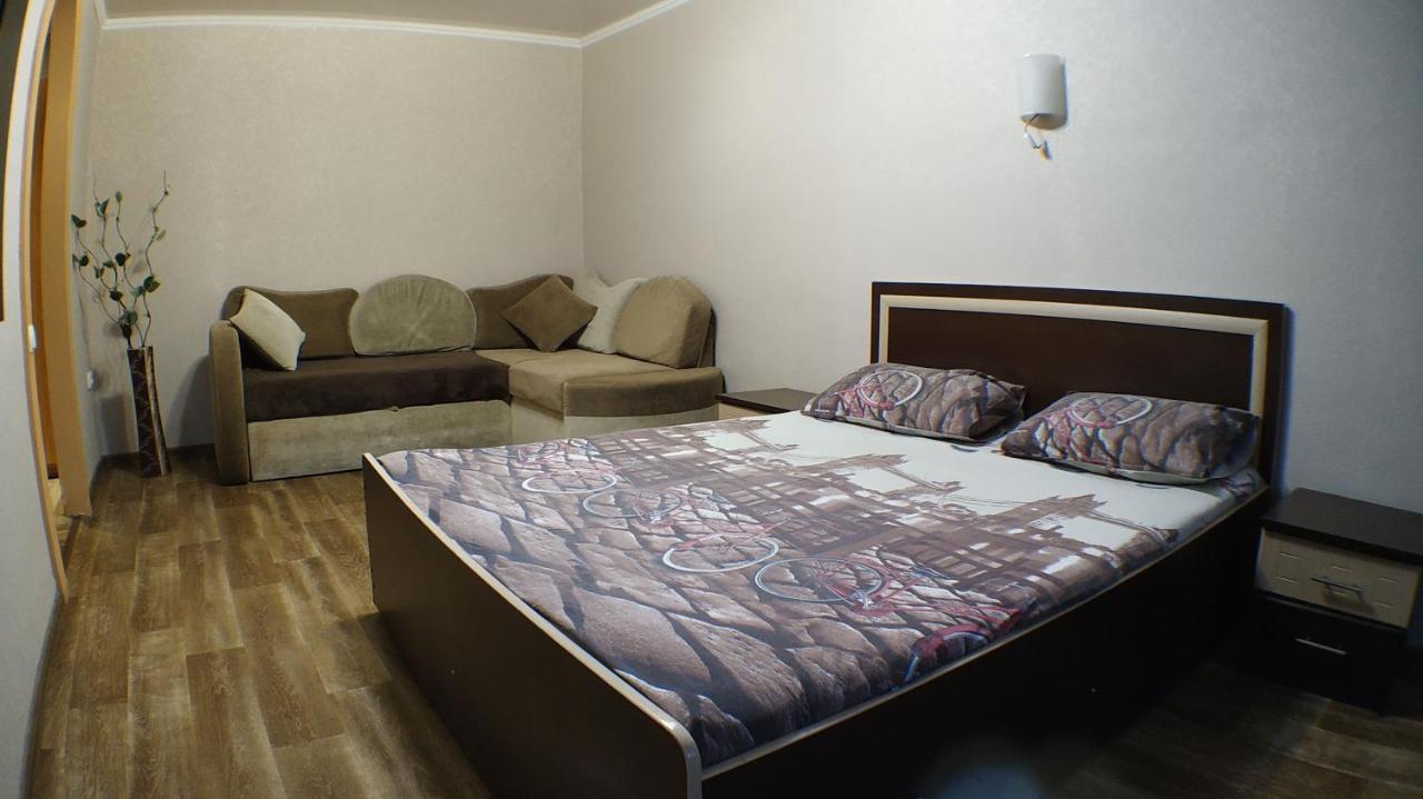Апартаменты В Центре Металлургов 27 Kr Apartments 克里沃罗格 外观 照片