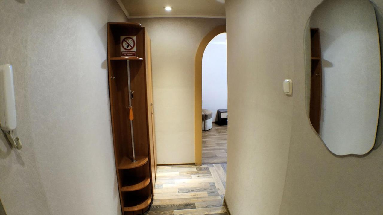 Апартаменты В Центре Металлургов 27 Kr Apartments 克里沃罗格 外观 照片